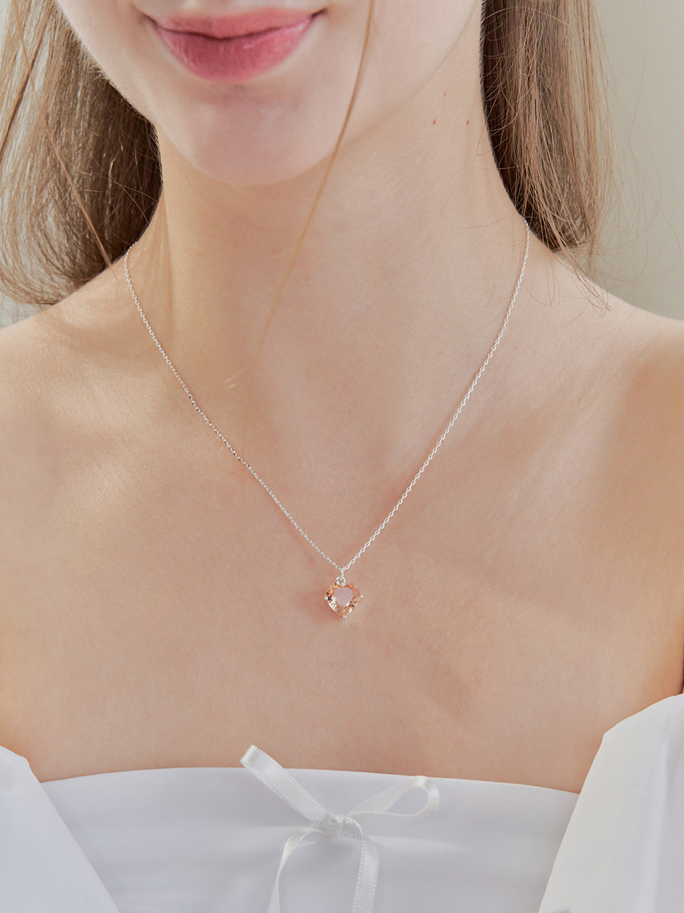 [셀럽 착용] glassy heart cubic necklace