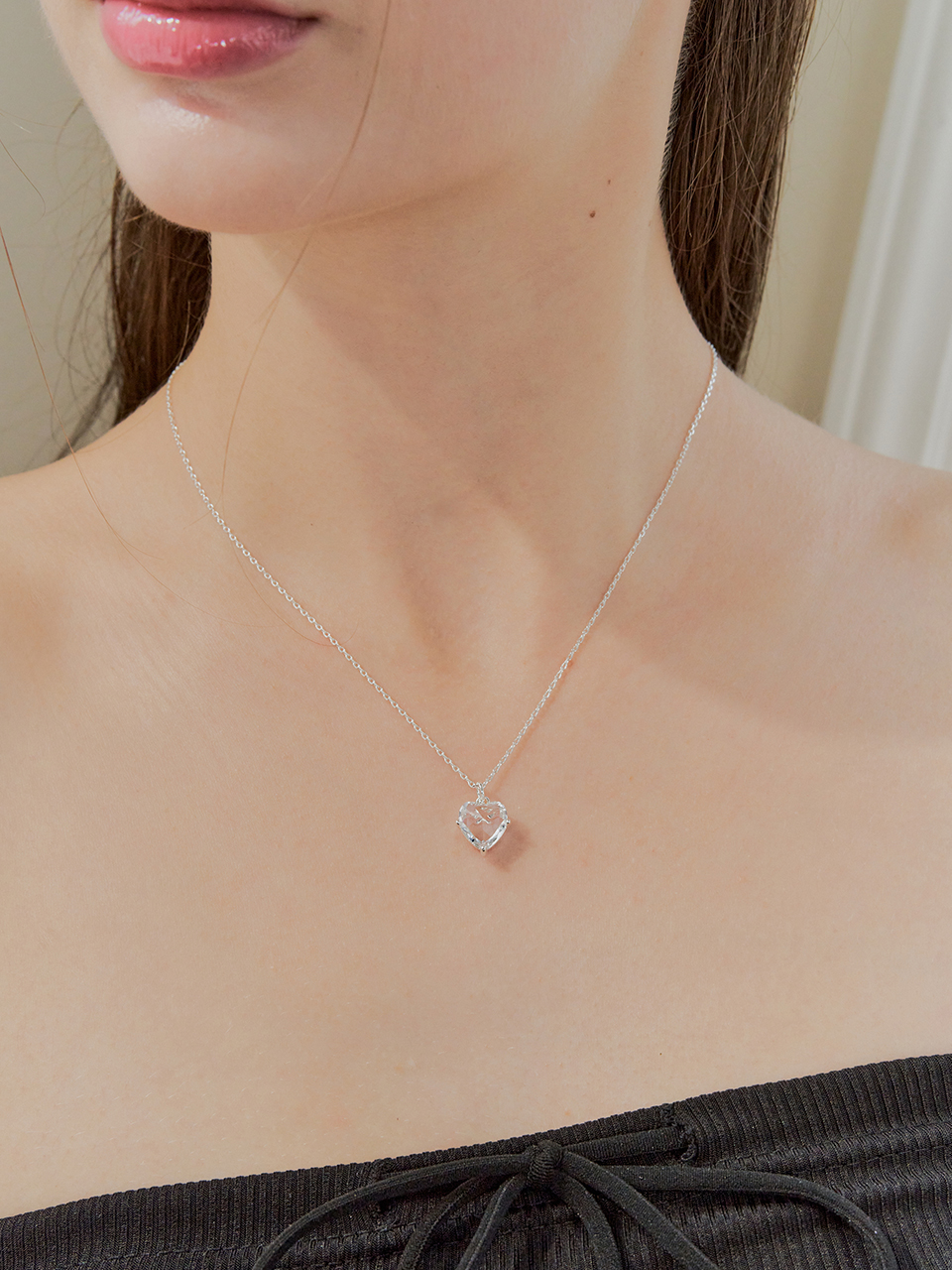[오마이걸 유빈 착용] glassy heart cubic necklace
